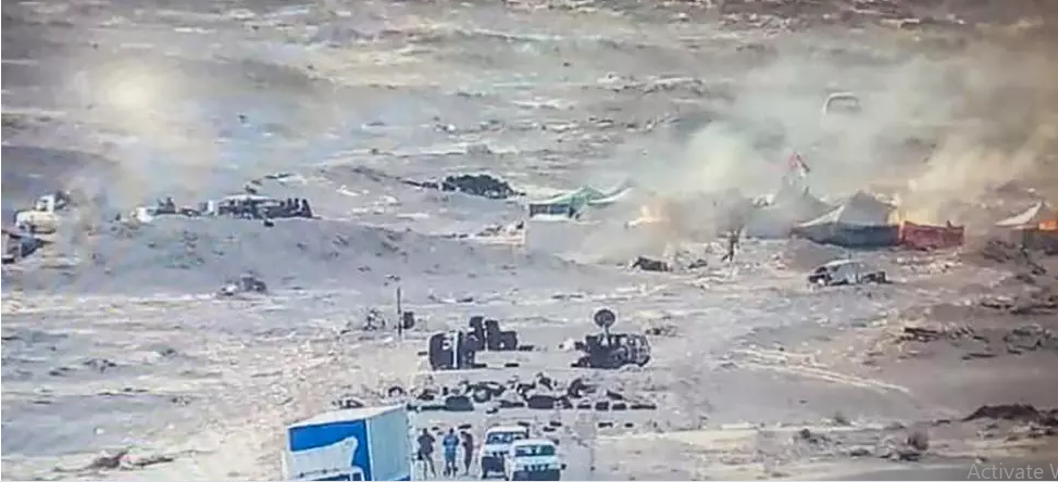 صورة نشرتها القوات الملكية المغربية على صفحتها في فيس بوك في 13 نوفمبر/تشرين الثاني 2020، ويظهر فيها مقاتلون صحراويون في منطقة الكركرات بالصحراء الغربية. © أ ف ب