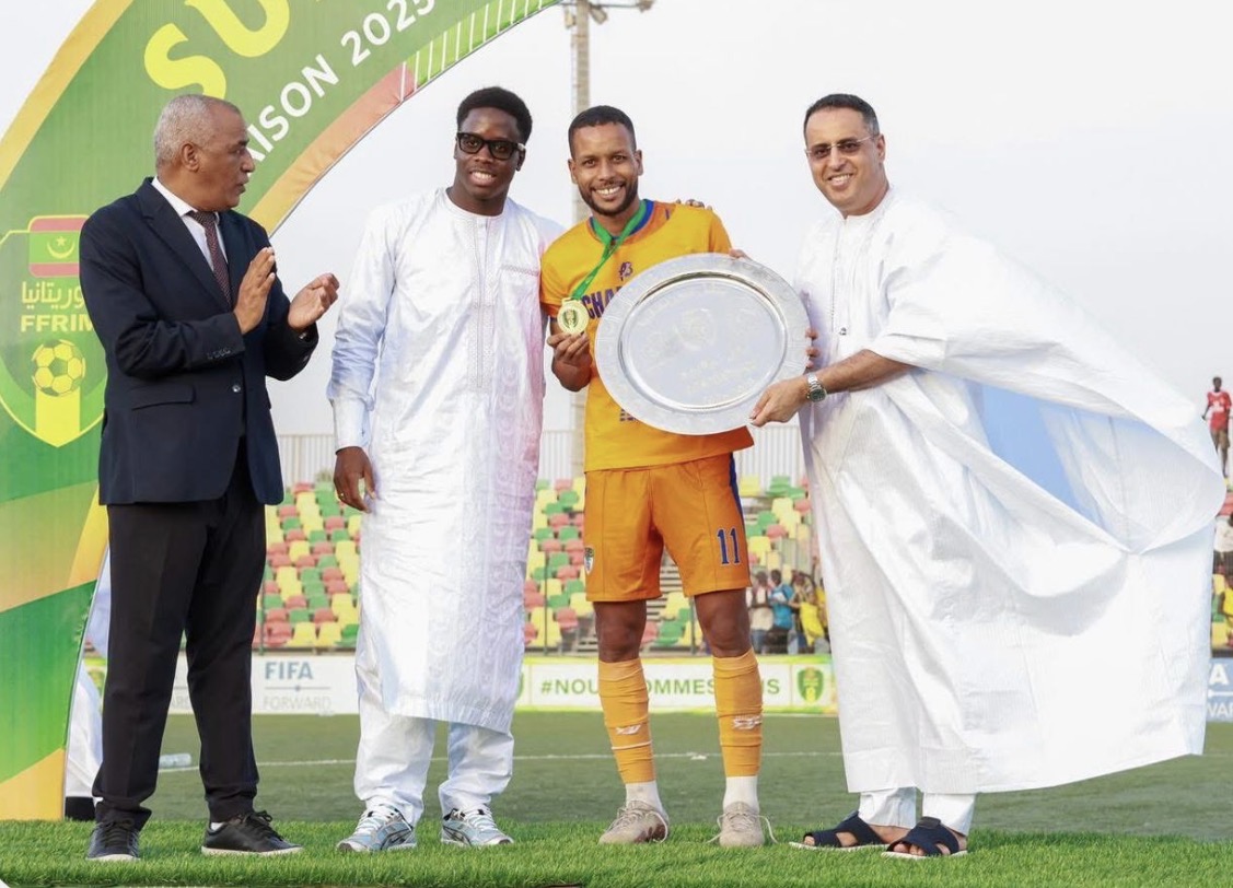 نواذيبو يتسلم درع الدوري الموريتاني للمرة الـ14 في تاريخه