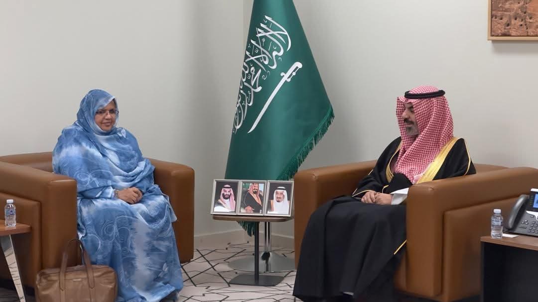 رئيسة جهة نواكشوط تلتقي بأمين منطقة المدينة المنورة