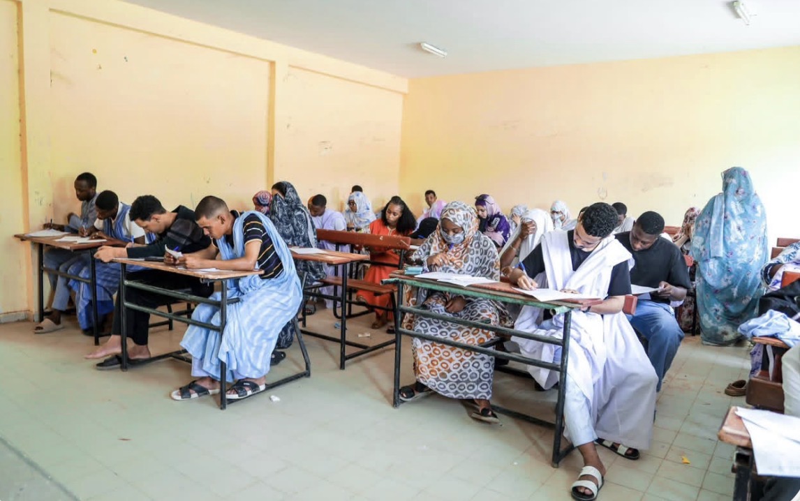 إلغاء امتحانات 96 مترشحا في الباكلوريا بعد ضبط هواتف وأجهزة اتصال داخل القاعات