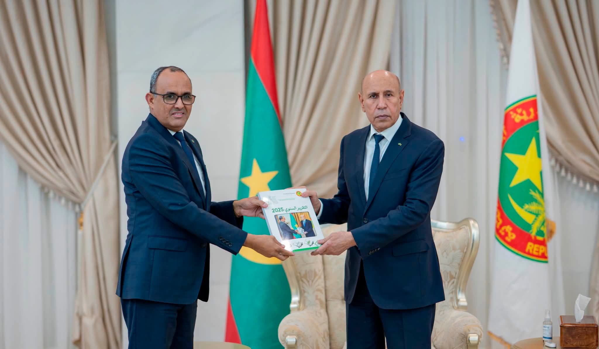 الرئيس غزواني يتسلم التقرير السنوي للسلطة العليا للصحافة